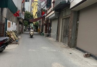bán nhà trục chính lai xá