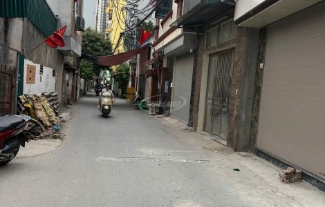 bán nhà trục chính lai xá