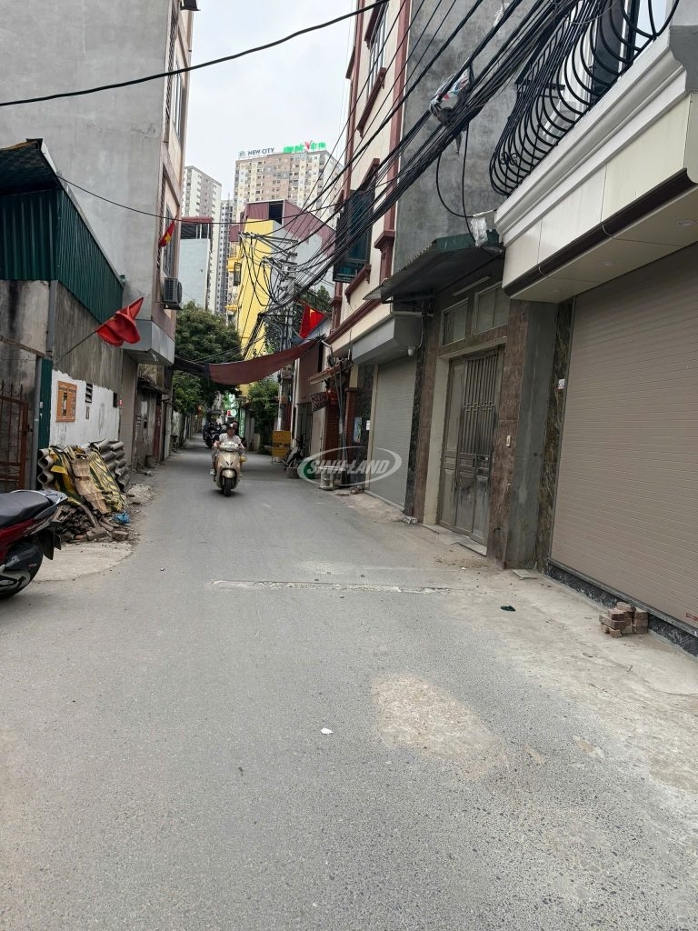 bán nhà trục chính lai xá