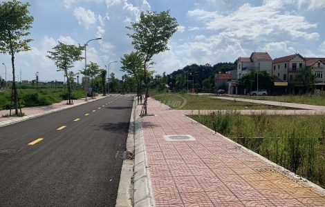 bán đất đấu giá lòng khúc tiền yên