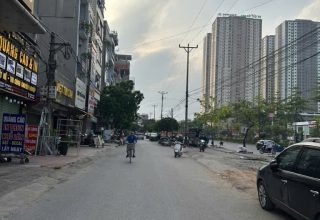 Bán đất mặt đường 32 Lai Xá