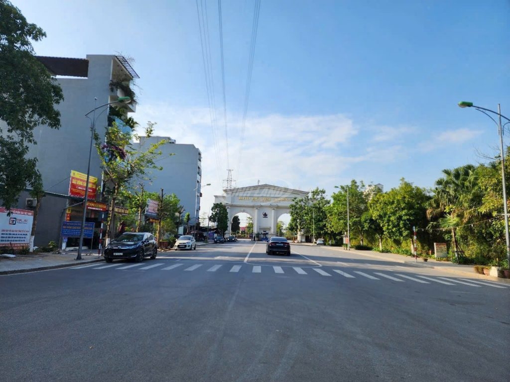 bán lô góc dịch vụ trạm trôi