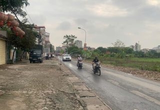 Bán nhà mặt đường 422