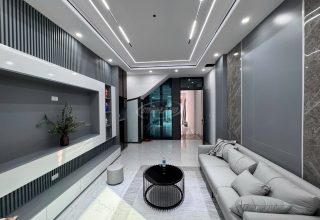 Bán nhà có thang máy Lai Xá