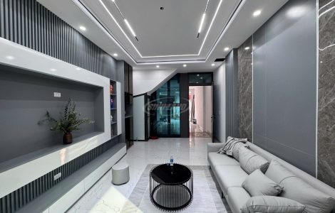 Bán nhà có thang máy Lai Xá