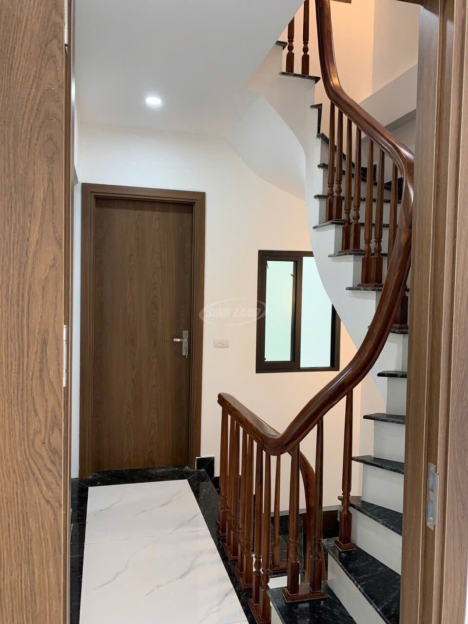 nhà trong ngõ trạm trôi