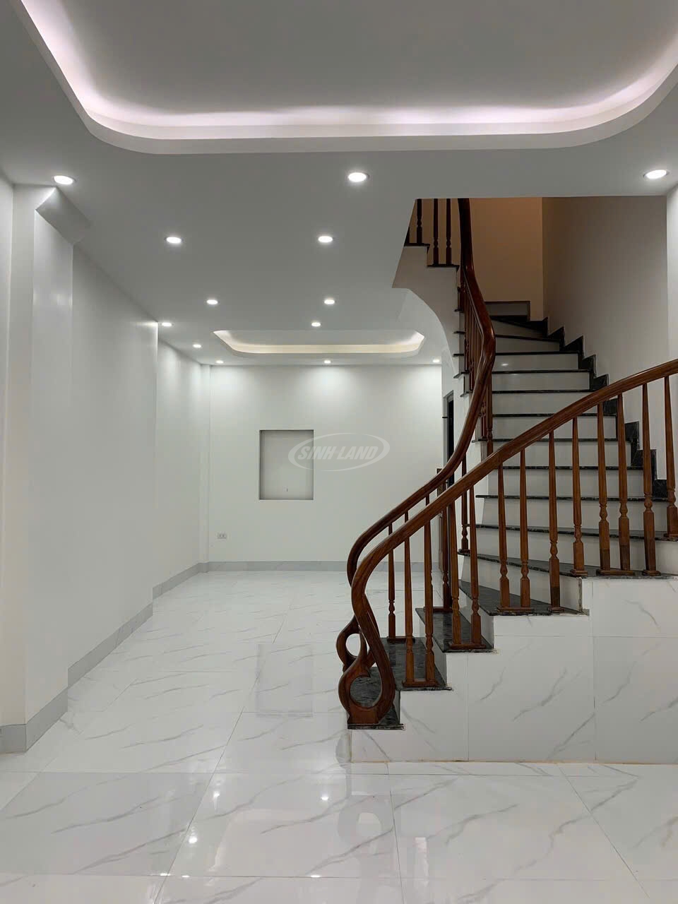 nhà trong ngõ trạm trôi