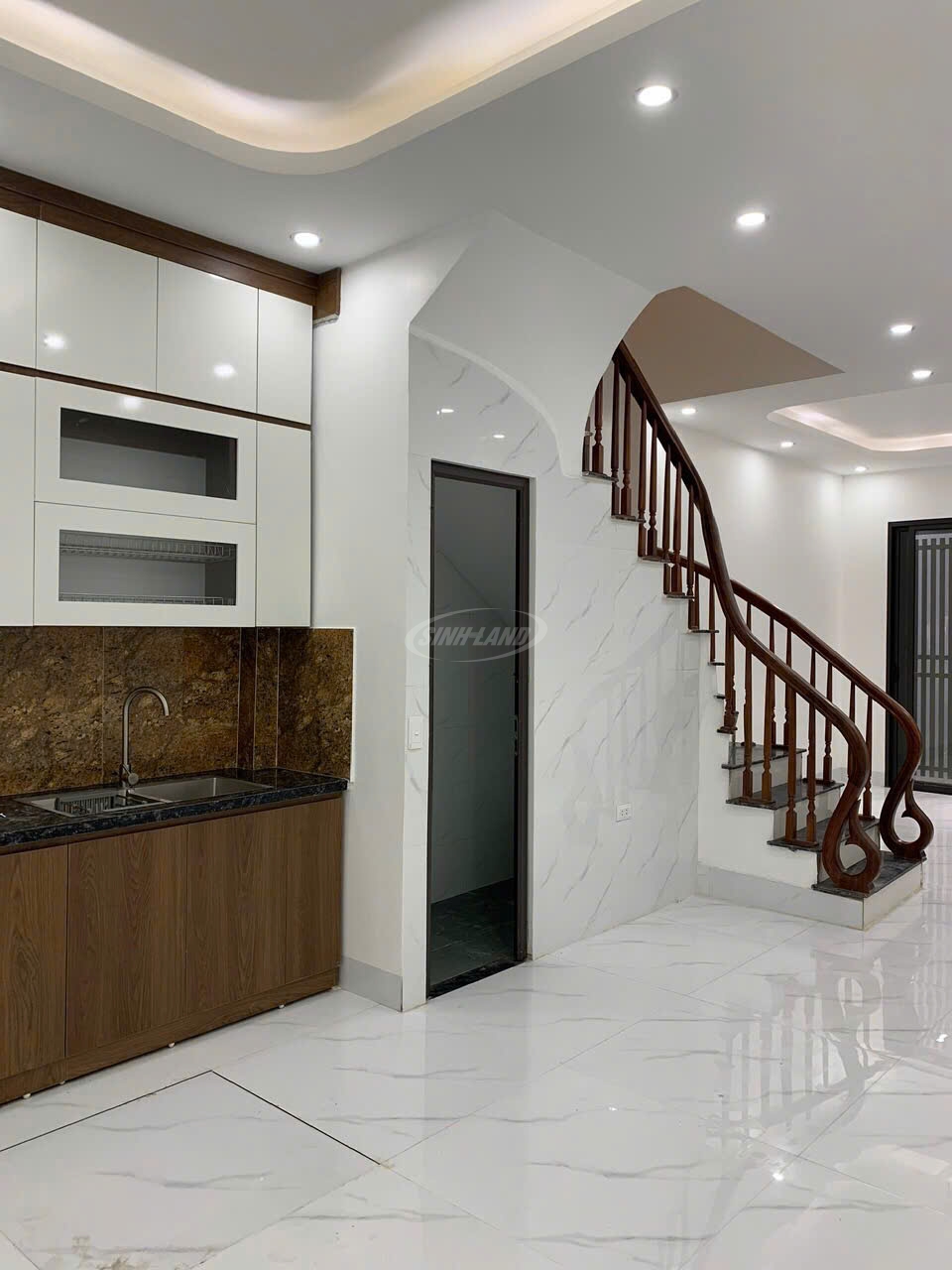 nhà trong ngõ trạm trôi