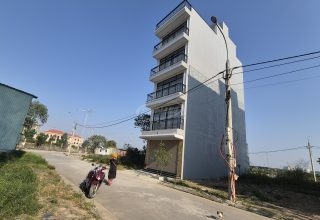 Bán nhà thang máy đấu giá Lai Xá