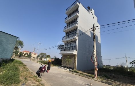 Bán nhà thang máy đấu giá Lai Xá