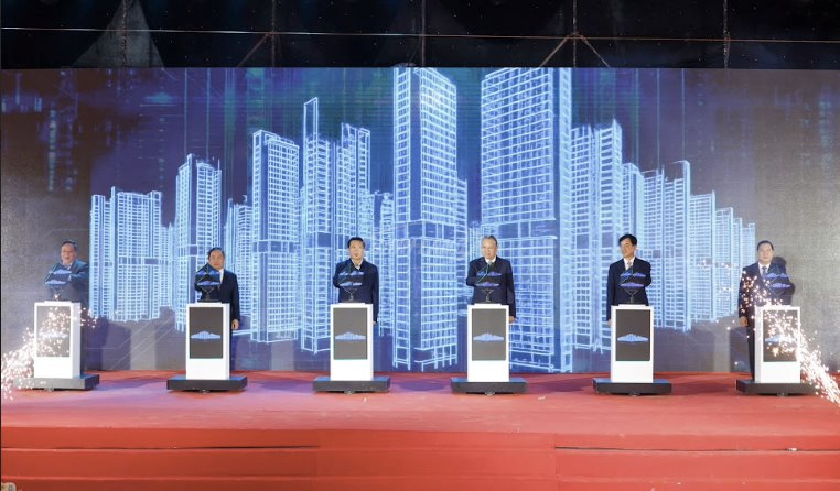 Tổng Bí thư Tô Lâm cùng các đại biểu nhấn nút khởi công dự án.