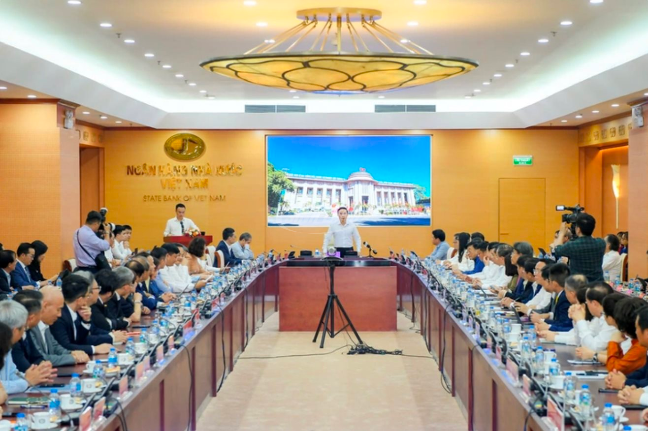 ngân hàng đồng loạt giảm lãi suất