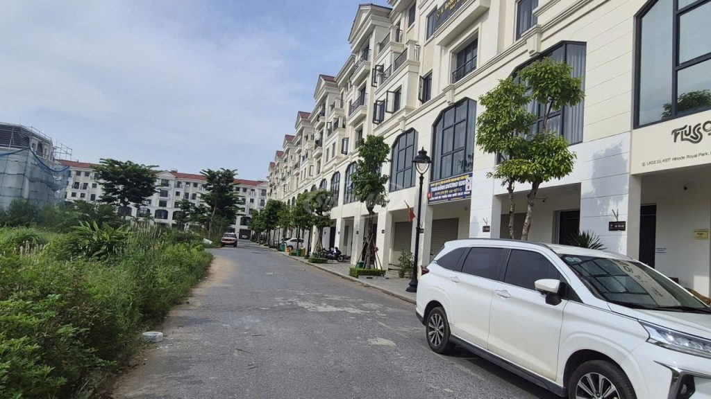 Ai nên mua liền kề Hinode Royal Park