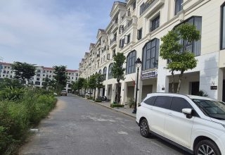 Ai nên mua liền kề Hinode Royal Park