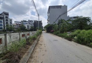 Bán đất dịch vụ view hồ Lai Xá