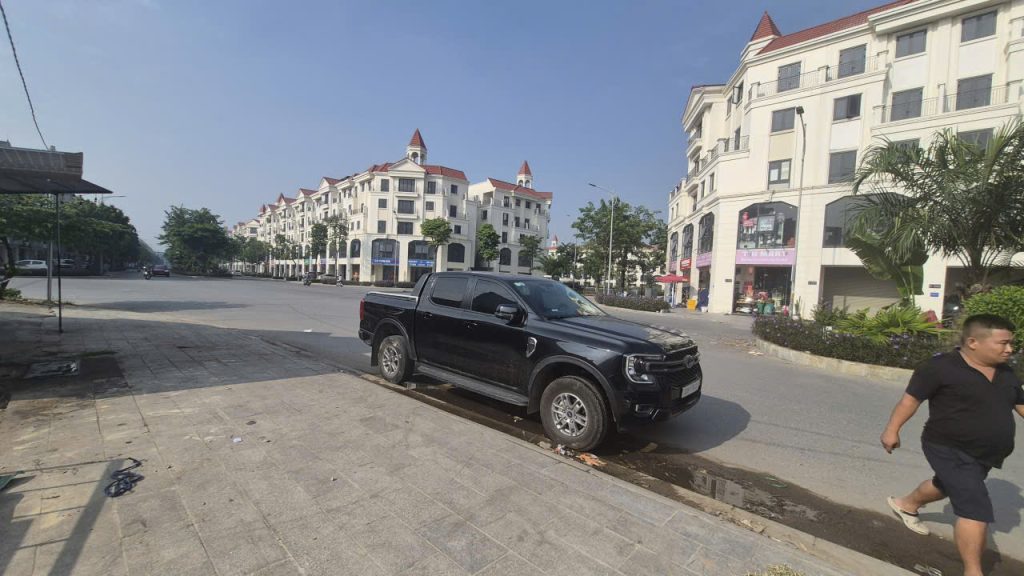 Bán đất Lai Xá đường 33m