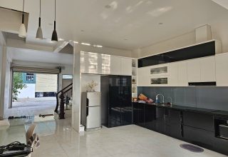 Bán nhà 5 tầng đất dịch vụ Yên Vĩnh