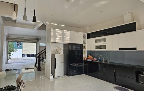 Bán nhà 5 tầng đất dịch vụ Yên Vĩnh