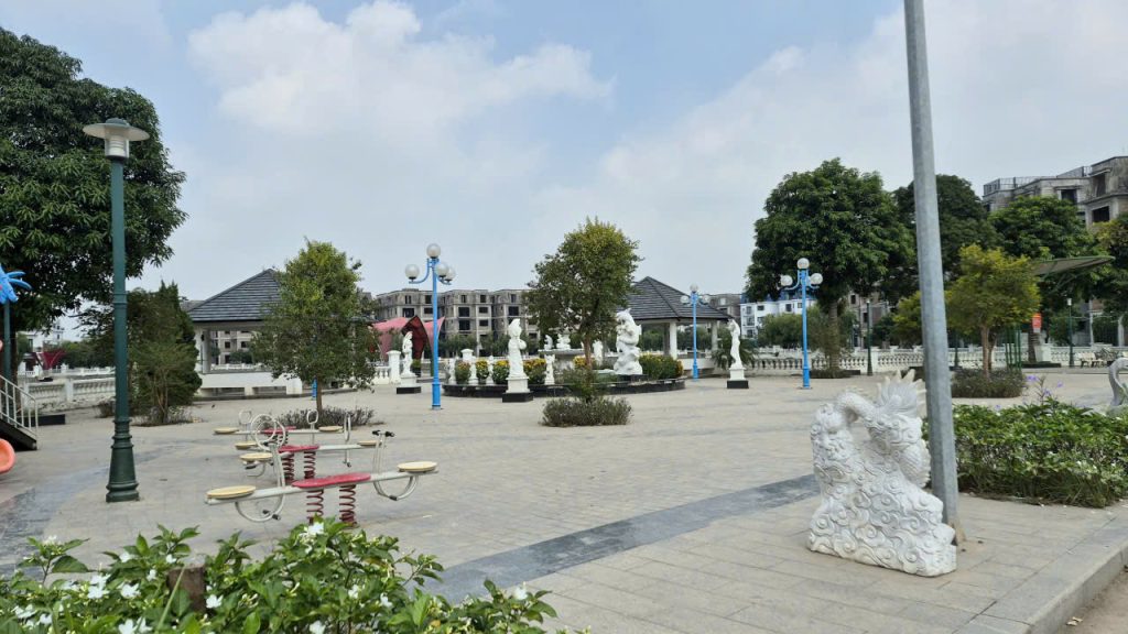 Khu vui chơi tại Lideco Bắc 32