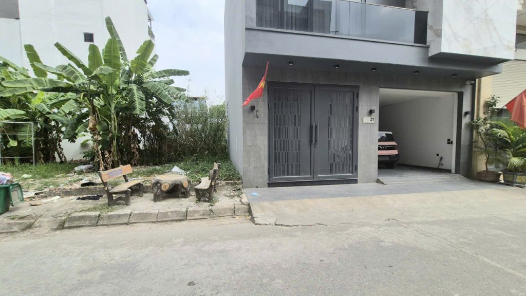 Một lô đất đang cần bán