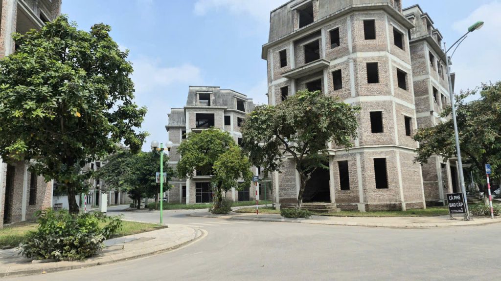 Biệt thự xây thô tại Lideco Bắc 32
